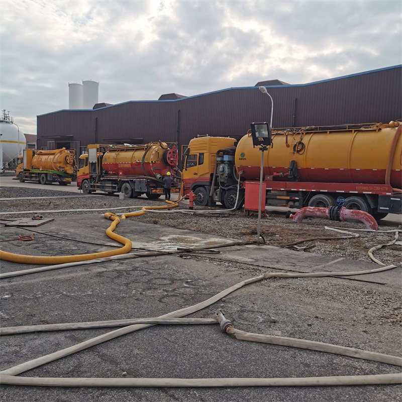 秀峰污水池清理