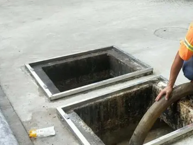 秀峰化粪池清理